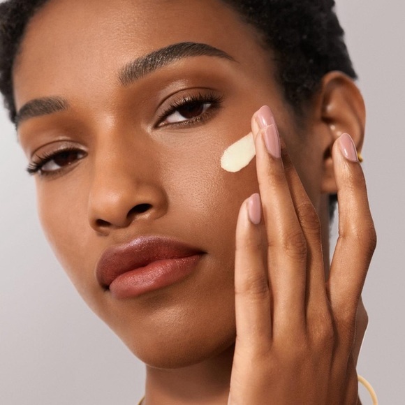 Bobbi Brown Vitamin Enriched Smoothing Serum Brand New in Box Authentic - Picture 3 of 13